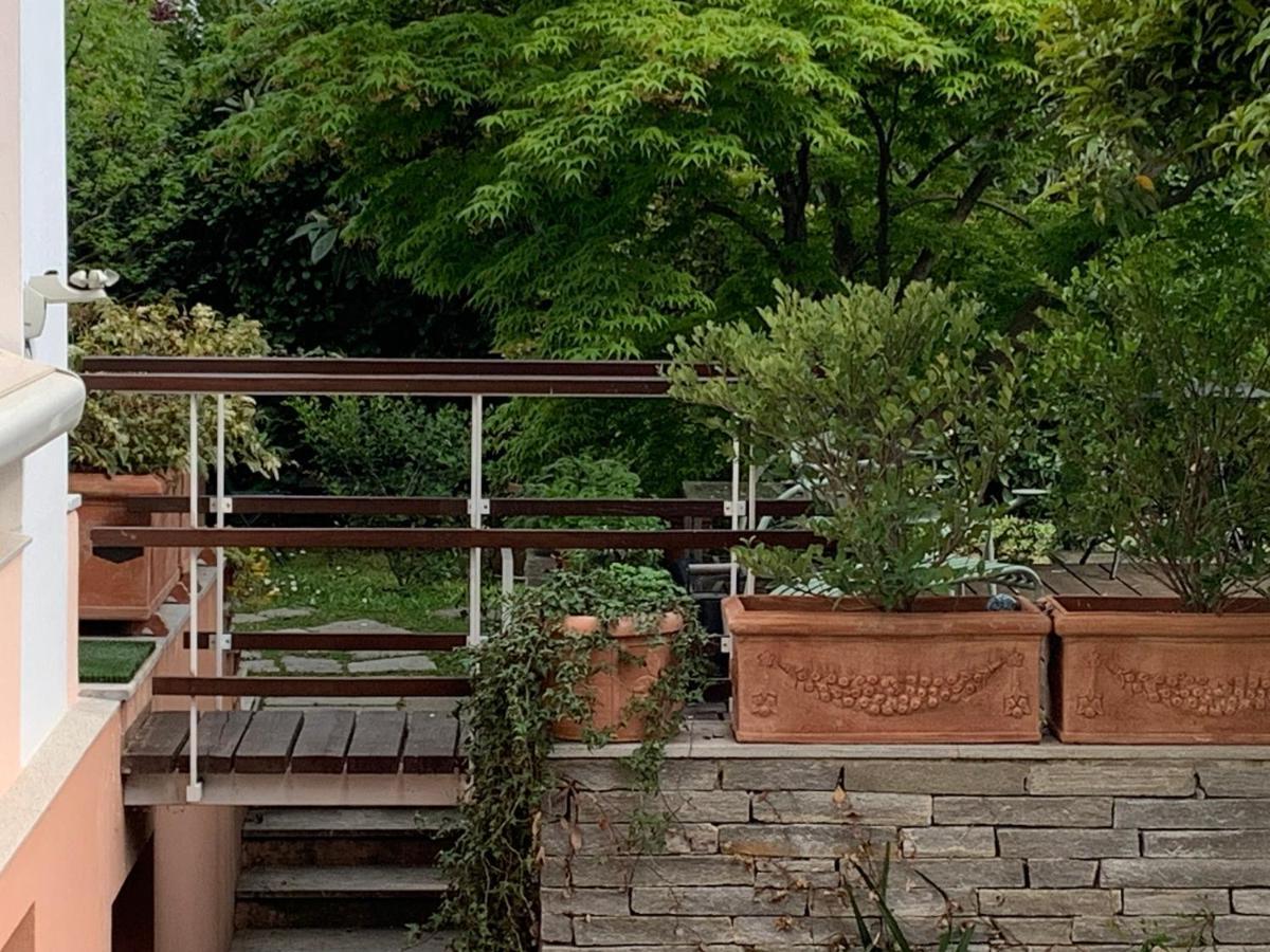 Casabella-Lago Maggiore Lesa Exteriör bild